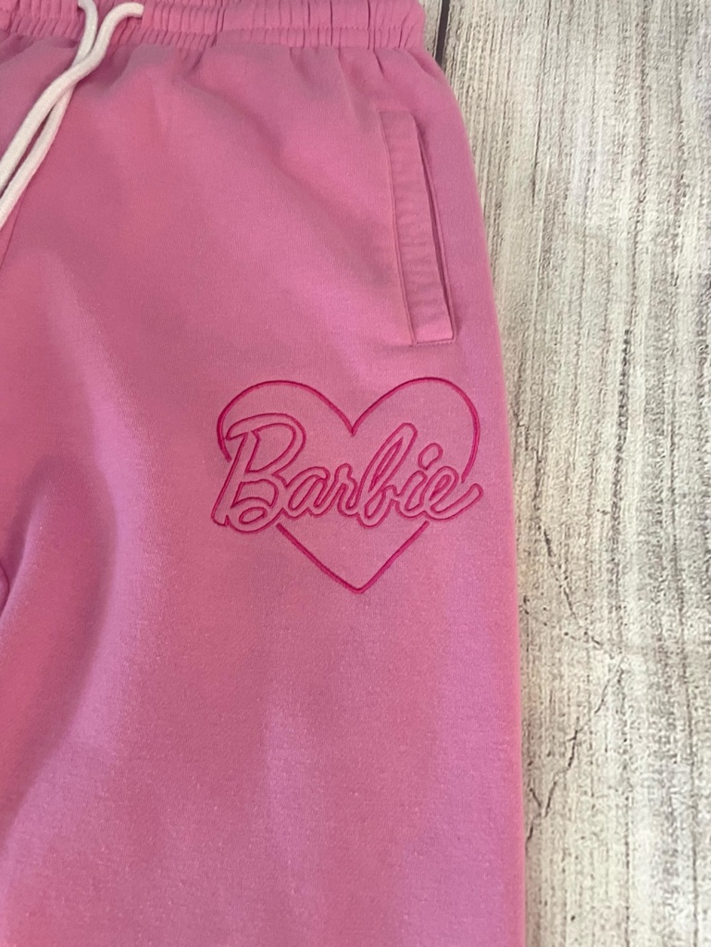 BARBIE Pink Women’s Sweatshirt and Joggers Pants Set 💖🌸💝😎 Size Medium - Picture 10 of 15